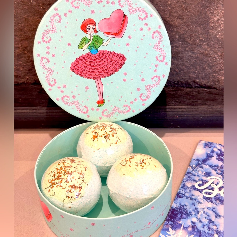 Bath bombs in a box. Gift box.